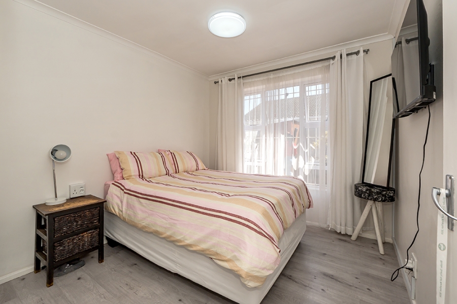 2 Bedroom Property for Sale in Thornton Western Cape